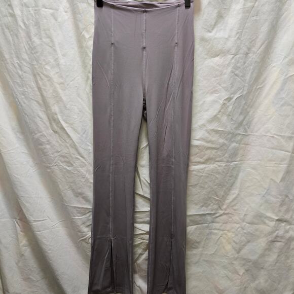 Lululemon In The Groove Flare Pant in Violet Verbena size 4 - Picture 3 of 13